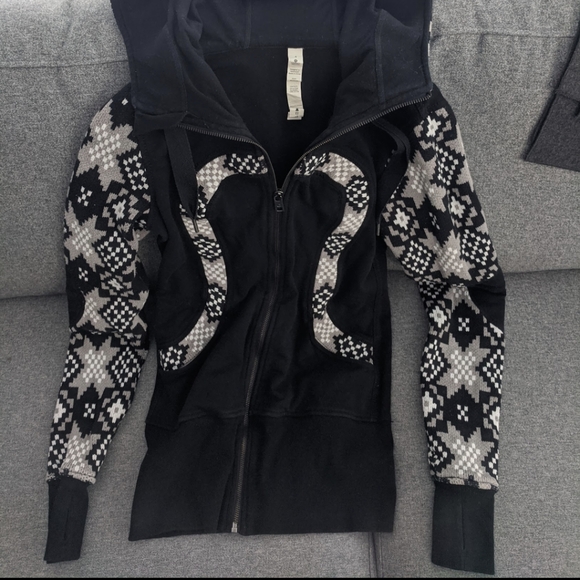 Lululemon long knit sweater (similar to stride) - Picture 3 of 3